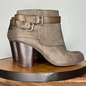 292. Madden Girl Dylan Bootie size 9.5